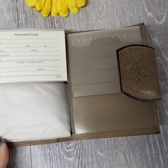 Embossed Rolfs cowhide wallet - Picture 5 of 16